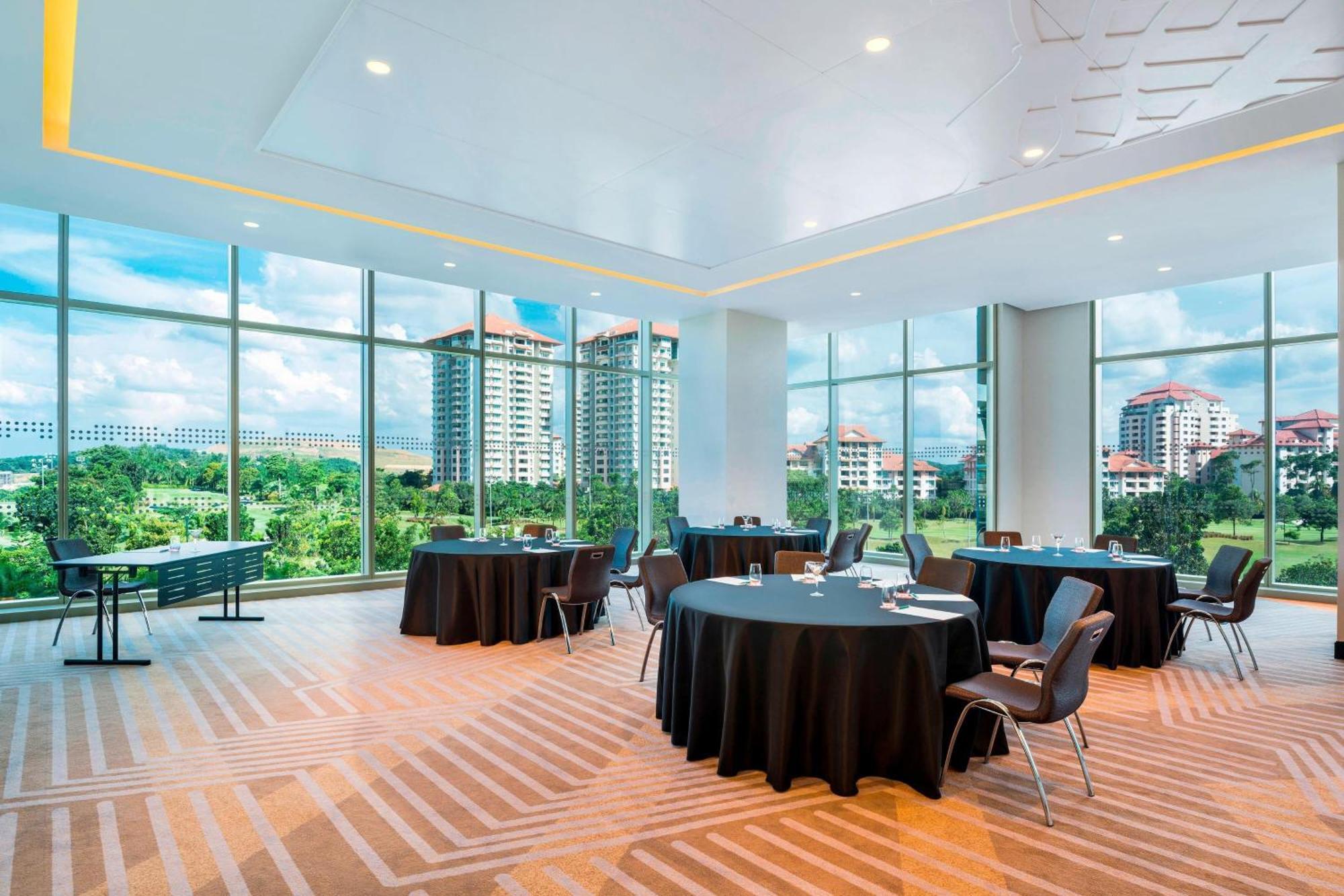 Le Meridien Putrajaya Exteriör bild Meeting room