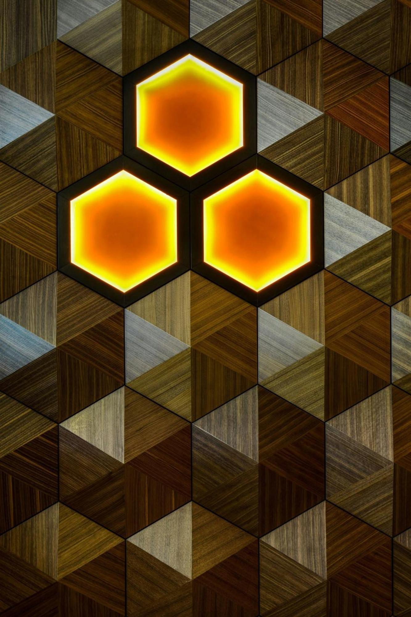 Le Meridien Putrajaya Exteriör bild A 3D tessellation of the hexagonal grid.