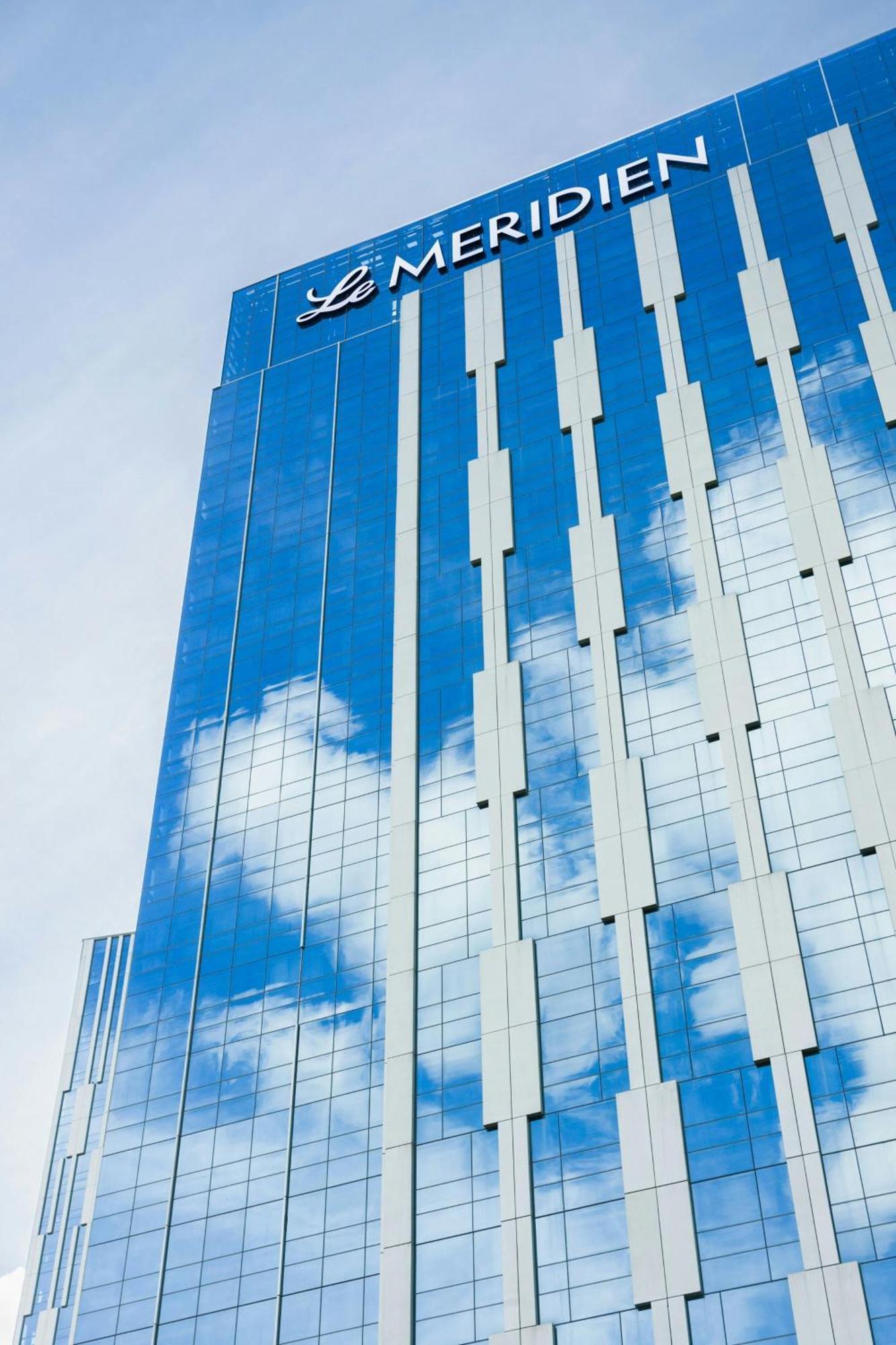 Le Meridien Putrajaya Exteriör bild The building's facade